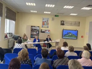 Повышение качества образования, организация промежуточной аттестации обучающихся, внутренняя система оценки качества образования стали основными темами совещания управления по контролю и надзору в сфере образования министерства образования Нижегородской области  с директорами школ Балахнинского муниципального округа 24 апреля 2026 года.