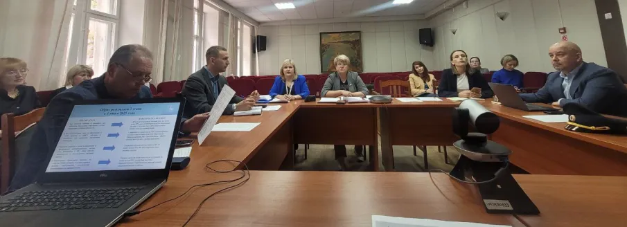 19 сентября состоялось первое заседание межведомственной рабочей группы по снижению бюрократической нагрузки образовательных организаций и педагогических работников Нижегородской области.